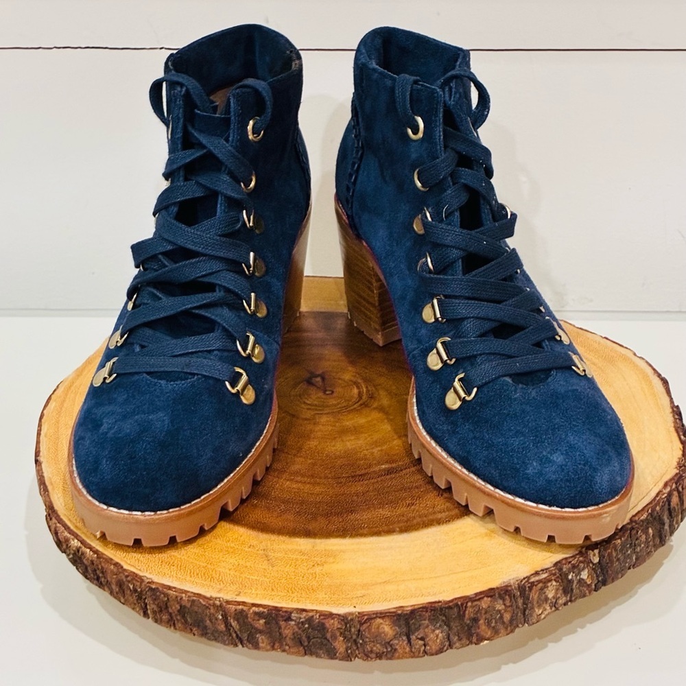 Jack Rogers navy blue suede boots, size 7 Featuring a chic 2 1/2 inch heel